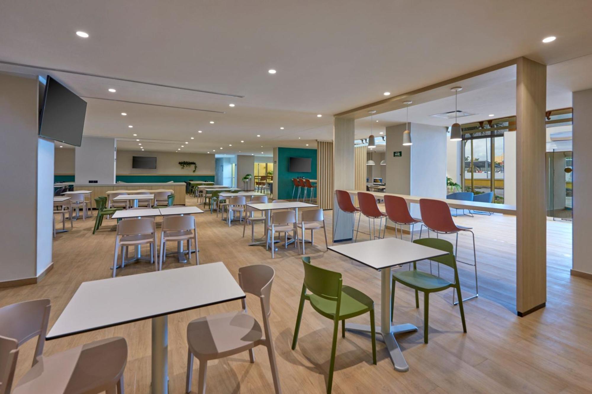 City Express By Marriott Cancun Aeropuerto Alfredo V. Bonfil Exterior photo