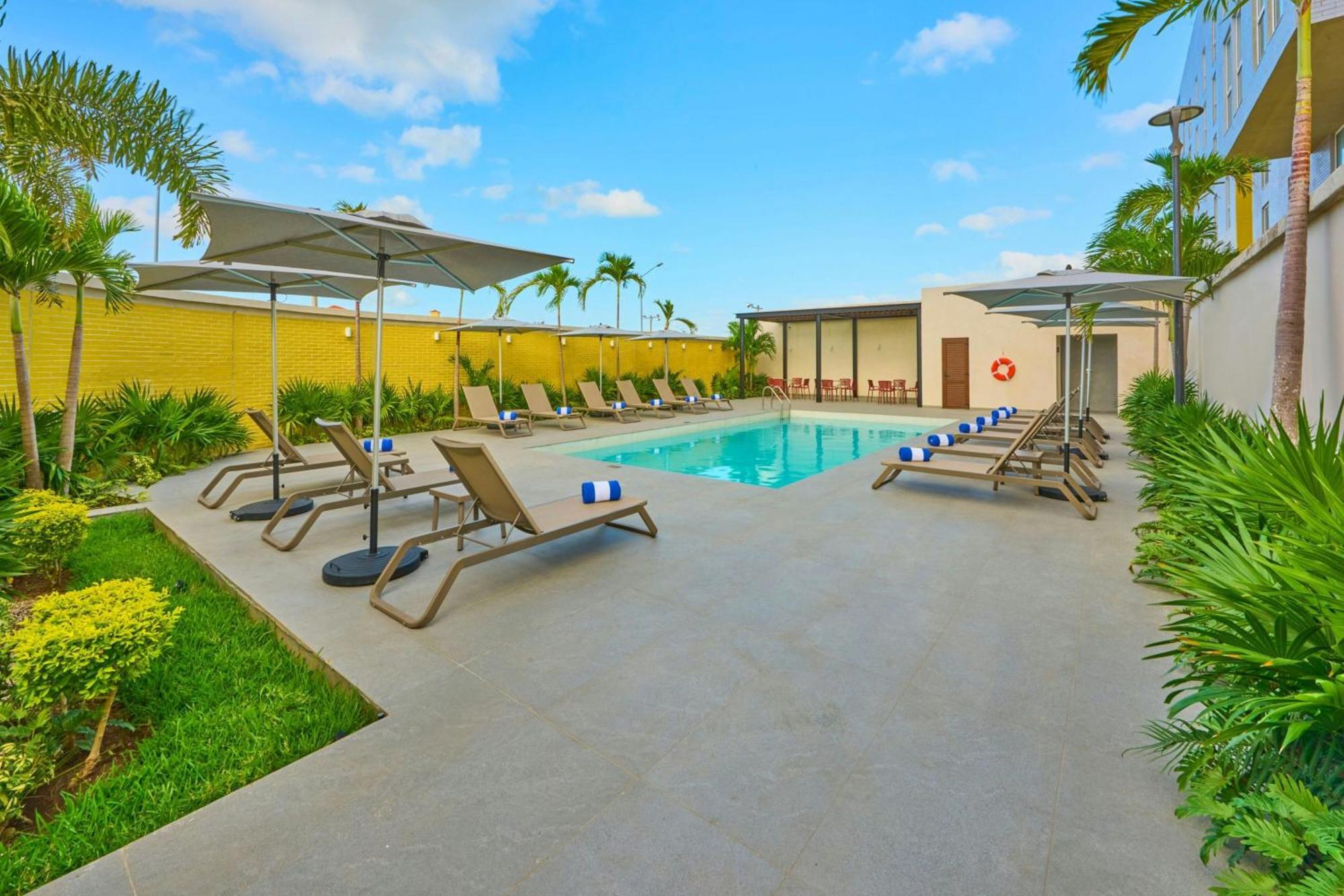 City Express By Marriott Cancun Aeropuerto Alfredo V. Bonfil Exterior photo